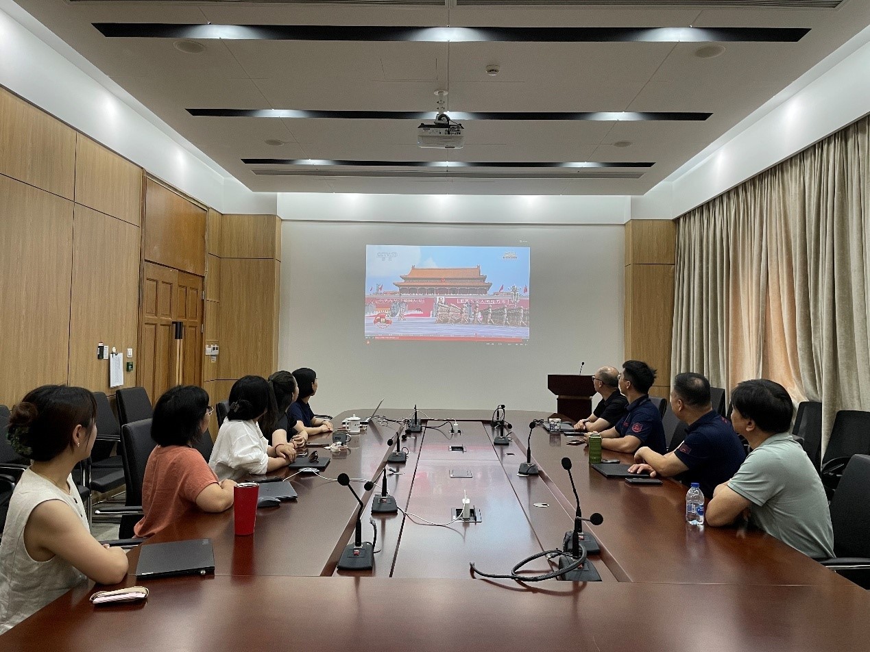 我院组织观看纪念中国人民抗日战争暨世界反法西斯战争胜利80周年大会现场直播